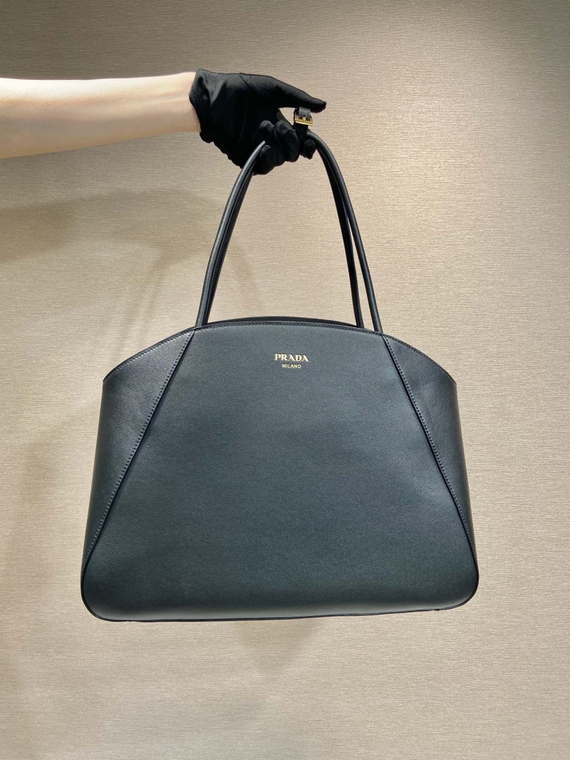Pra*a tote bags